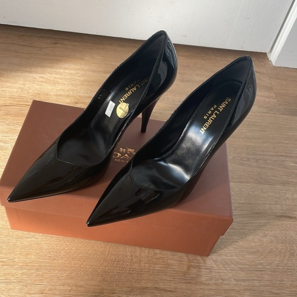 Saint Laurent Black Patent Leather Pointed-Toe Stiletto Pumps - Picture 2 of 11